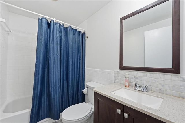 7514 Caenen Lake Road, Lenexa, KS 66216