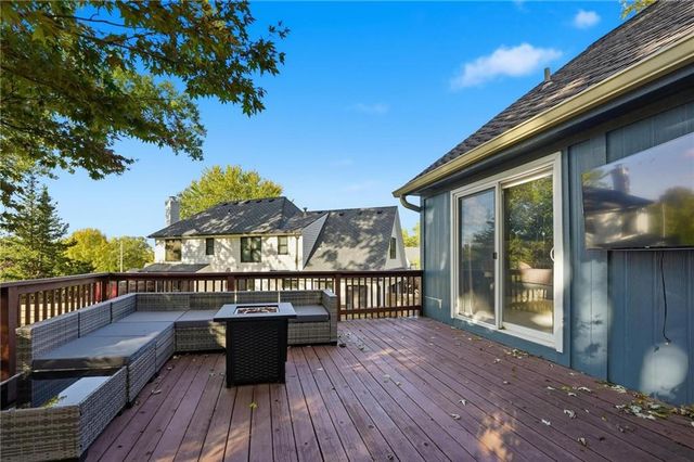 7514 Caenen Lake Road, Lenexa, KS 66216