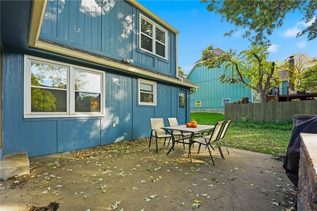 7514 Caenen Lake Road, Lenexa, KS 66216