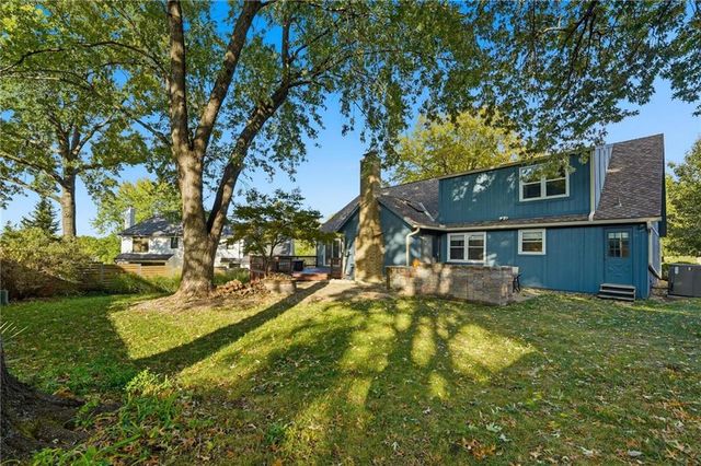 7514 Caenen Lake Road, Lenexa, KS 66216