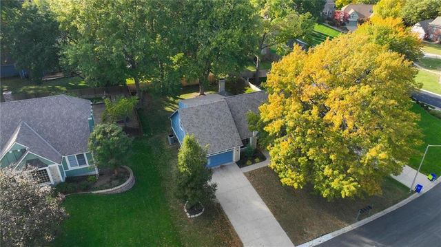 7514 Caenen Lake Road, Lenexa, KS 66216
