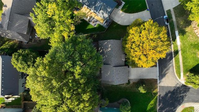 7514 Caenen Lake Road, Lenexa, KS 66216