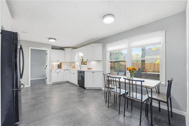 7514 Caenen Lake Road, Lenexa, KS 66216