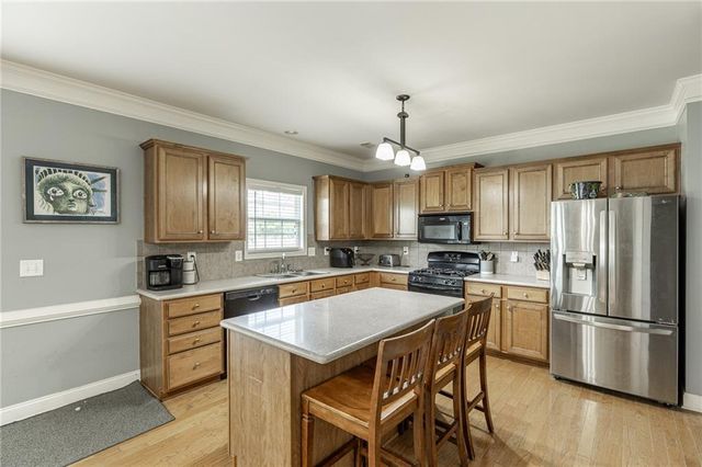820 Sapphire Lane, Sugar Hill, GA 30518