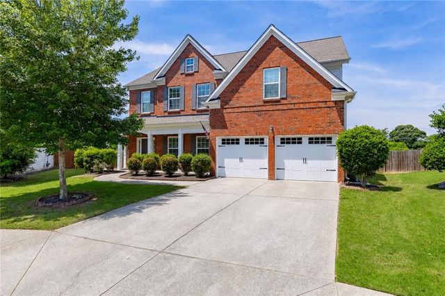 820 Sapphire Lane, Sugar Hill, GA 30518
