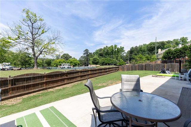 820 Sapphire Lane, Sugar Hill, GA 30518