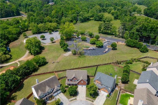 820 Sapphire Lane, Sugar Hill, GA 30518