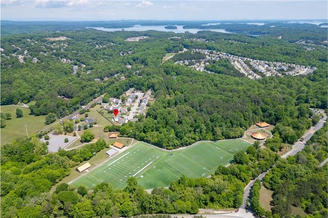 820 Sapphire Lane, Sugar Hill, GA 30518