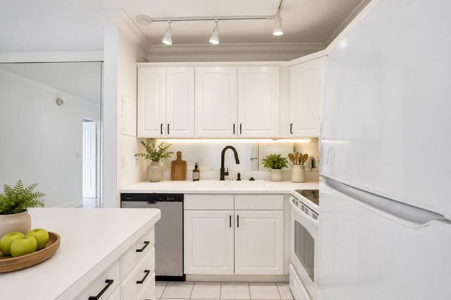 1407 NE 56TH Street 309, Fort Lauderdale, FL 33334