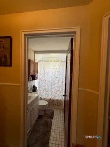 364 Main Street 6, East Haven, CT 06512