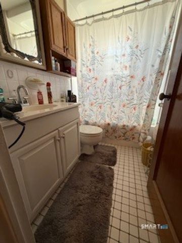 364 Main Street 6, East Haven, CT 06512