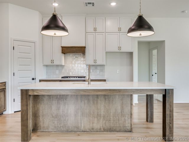 13310 N 60th East Place, Collinsville, OK 74021