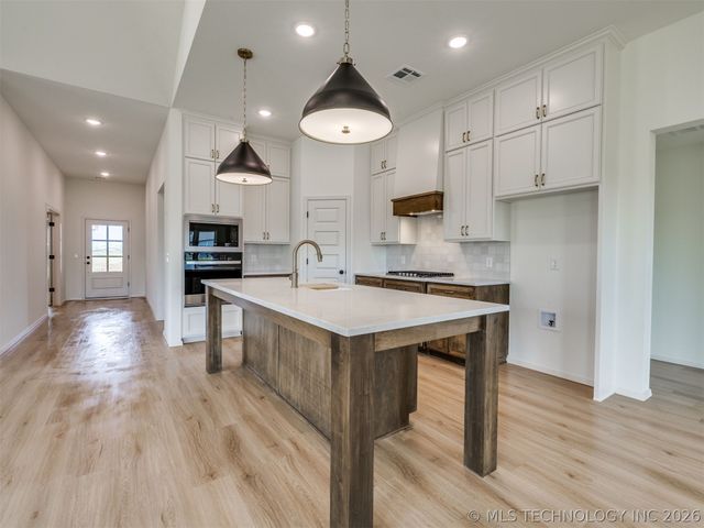 13310 N 60th East Place, Collinsville, OK 74021