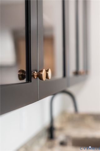 17325 Jojo Ln, Moseley, VA 23120