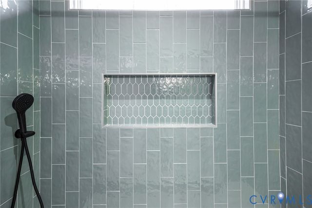 17325 Jojo Ln, Moseley, VA 23120