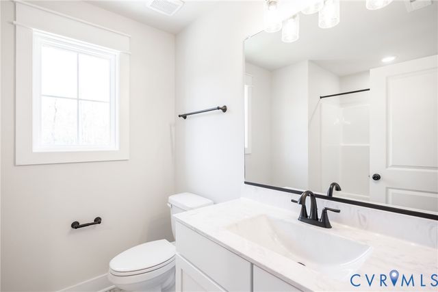 17325 Jojo Ln, Moseley, VA 23120