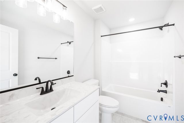 17325 Jojo Ln, Moseley, VA 23120