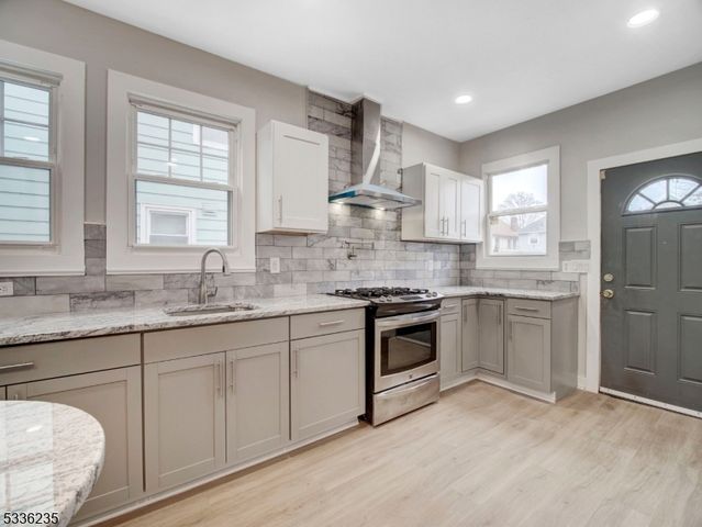 220 Stiles St, Elizabeth City, NJ 07208
