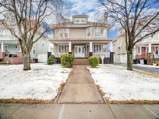 220 Stiles St, Elizabeth City, NJ 07208