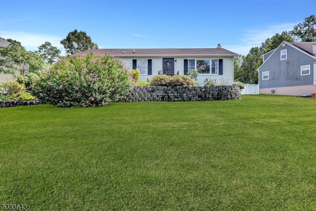 18 Ringwood Ln, West Milford Twp., NJ 07421