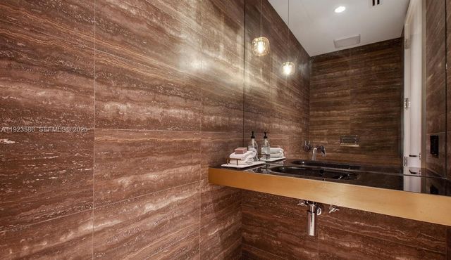 300 Collins Ave PH2, Miami Beach, FL 33139