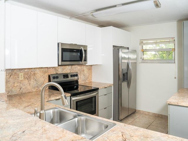1100 NW 87th Ave 308, Coral Springs, FL 33071