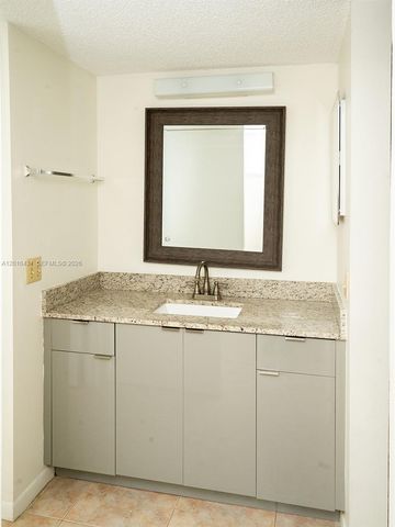 1100 NW 87th Ave 308, Coral Springs, FL 33071