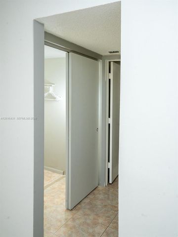 1100 NW 87th Ave 308, Coral Springs, FL 33071