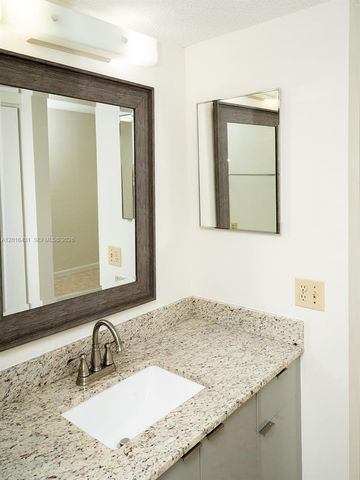 1100 NW 87th Ave 308, Coral Springs, FL 33071