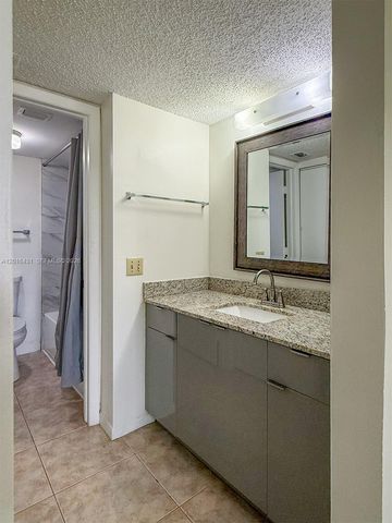 1100 NW 87th Ave 308, Coral Springs, FL 33071