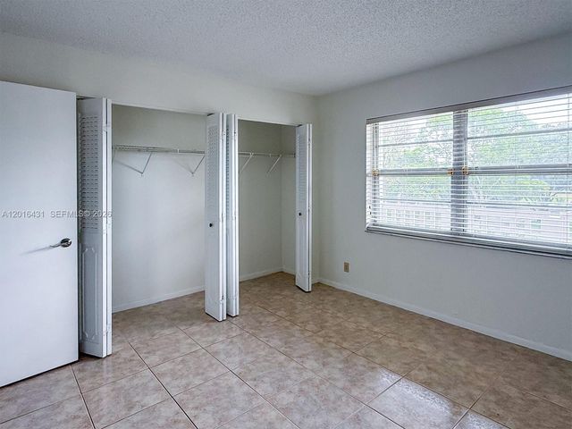 1100 NW 87th Ave 308, Coral Springs, FL 33071