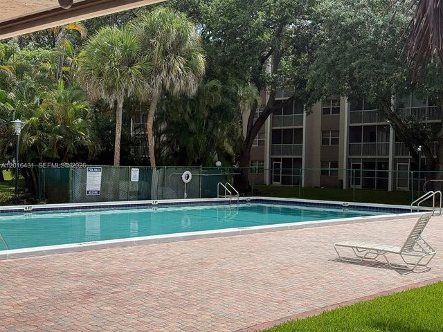 1100 NW 87th Ave 308, Coral Springs, FL 33071