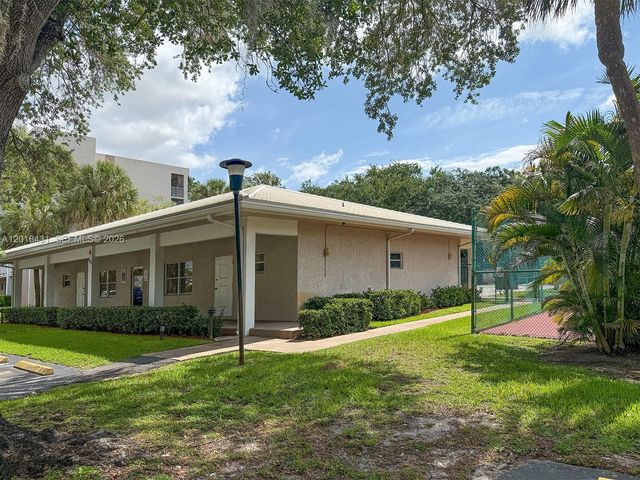 1100 NW 87th Ave 308, Coral Springs, FL 33071