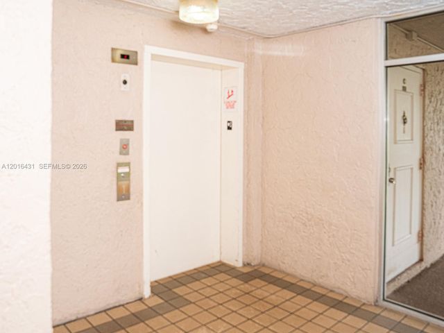 1100 NW 87th Ave 308, Coral Springs, FL 33071