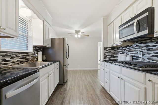 111 S 162nd East Avenue, Tulsa, OK 74108