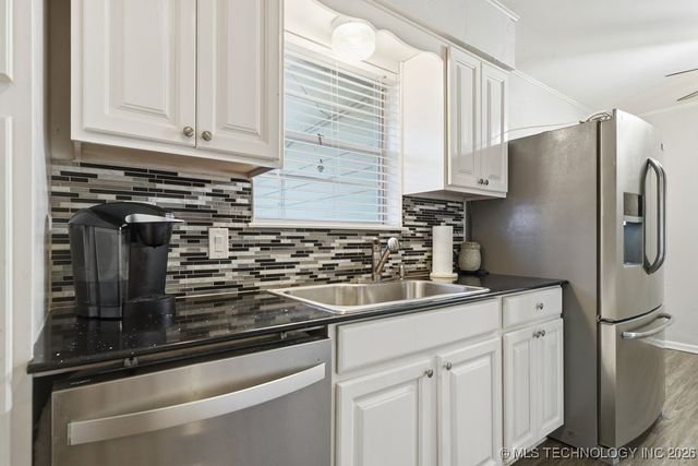 111 S 162nd East Avenue, Tulsa, OK 74108