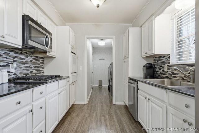 111 S 162nd East Avenue, Tulsa, OK 74108