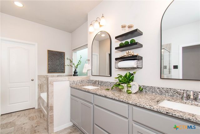 736 Jersey Court, Troy, TX 76579