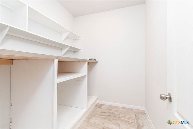 736 Jersey Court, Troy, TX 76579