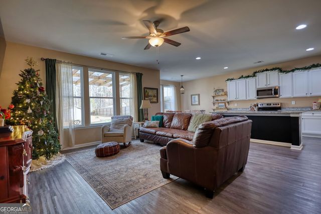 29 Woodpecker Point, Danielsville, GA 30633