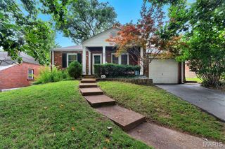 807 Blossom Lane, St Louis, MO 63119