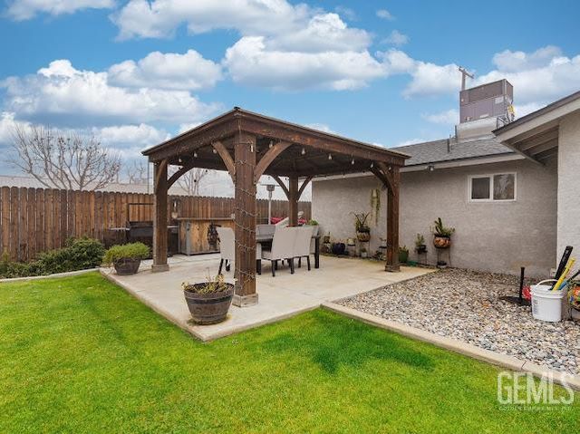 355 S Wall Street, Shafter, CA 93263