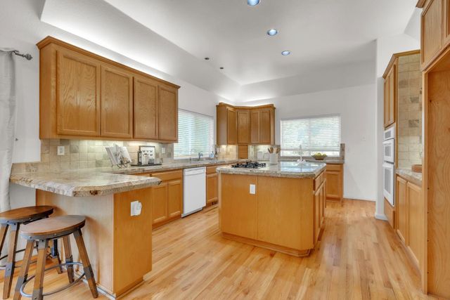 3724 Sweetwater Dr, Rocklin, CA 95677