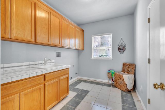 3724 Sweetwater Dr, Rocklin, CA 95677