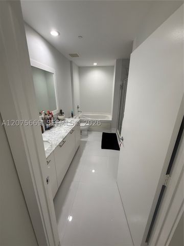 951 Brickell Ave 4105, Miami, FL 33131