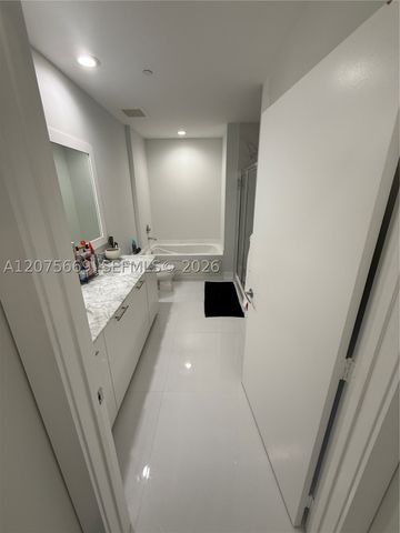 951 Brickell Ave 4105, Miami, FL 33131