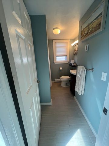 16 Dudley Avenue 6, Newport, RI 02840