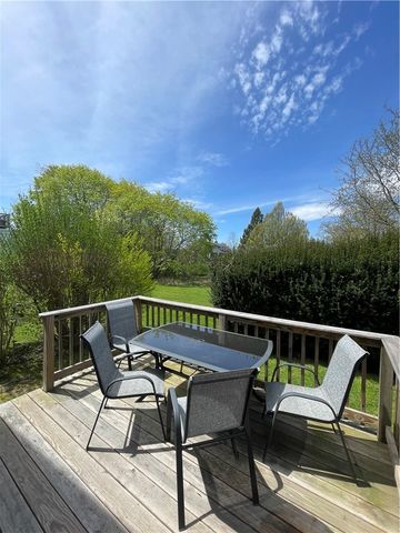 16 Dudley Avenue 6, Newport, RI 02840