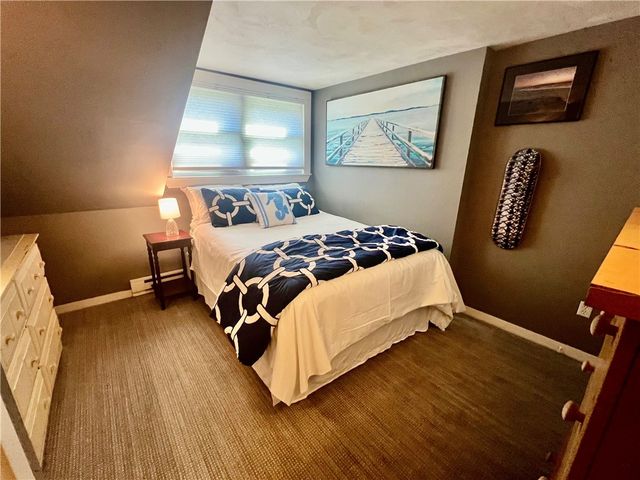 16 Dudley Avenue 6, Newport, RI 02840