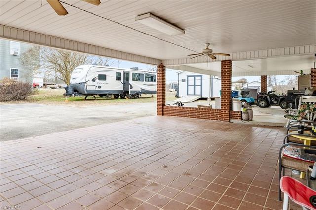 896 Knowles Road, Reidsville, NC 27320